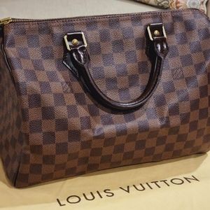Authentic Louis Vuitton Speedy 30 bag. Excellent condition.